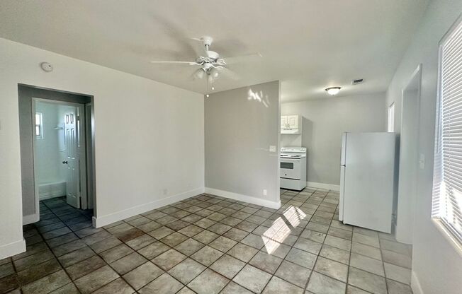 1 bed, 1 bath, $1,650, Unit A-7- 4300 Seagrape Drive