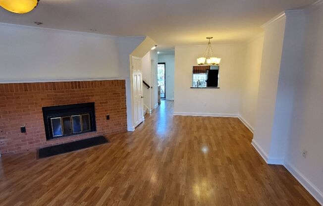 Old Town TH with fenced back yard/patio