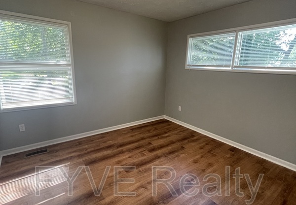 3 beds, 2 baths, 1,350 sqft, $1,950