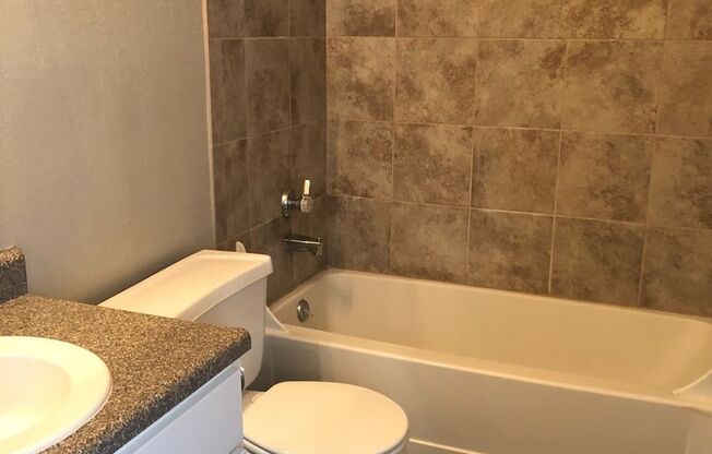 2 beds, 2 baths, 952 sqft, $1,595, Unit #1210