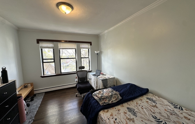 4 beds, 1.5 baths, 1,300 sqft, $3,900, Unit 10