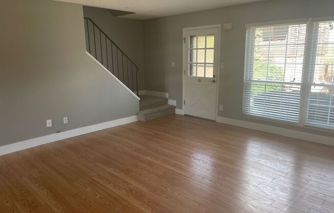 South Denver, 2 bed 2.5 bath Townhome, 2 Car Parking, Close to Light Rail