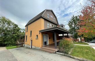 471 Oneida St.