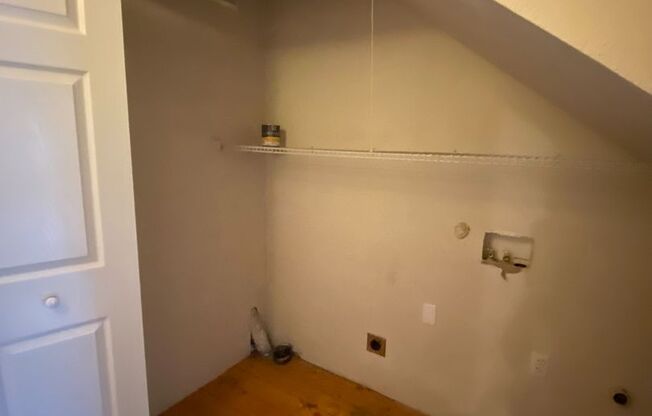 2 beds, 1 bath, $1,795, Unit (lower)