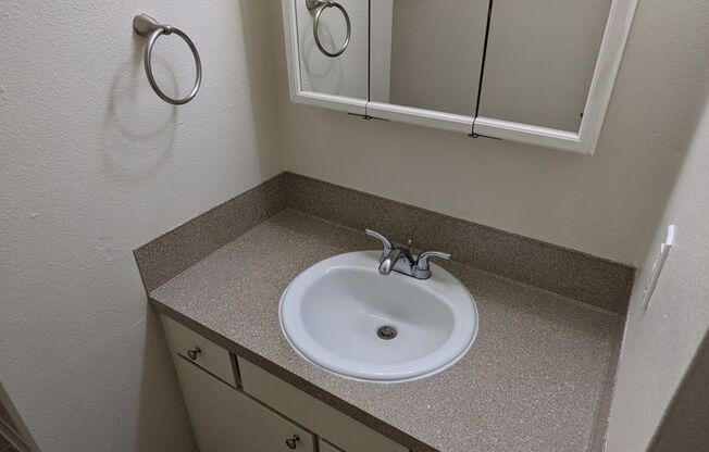3 beds, 1.5 baths, 1,500 sqft, $1,912, Unit 2802-1