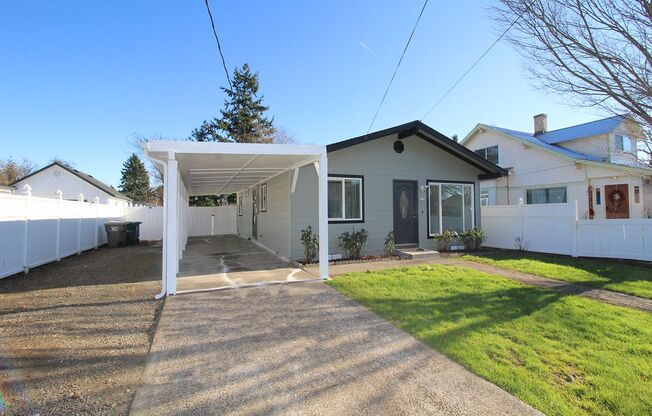 Beautifully Remodeled 3 Bedroom Mid-Century One-Level Home – SE PDX