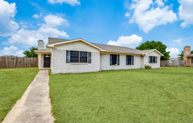 Charming Duplex in Fort Worth!