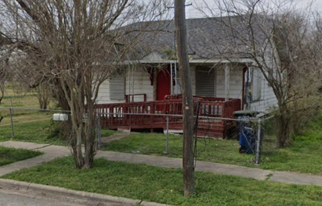 2121 PEABODY