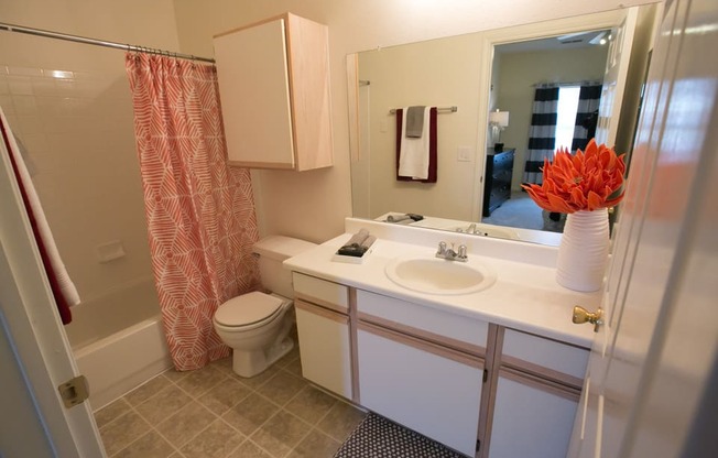 Bathroom With Bathtub at Center Point Apartments, Indiana, 46214