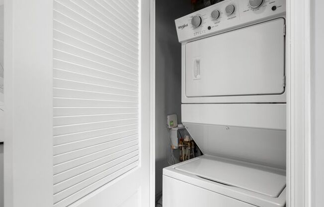 2 beds, 1 bath, 785 sqft, $2,240, Unit B3-3