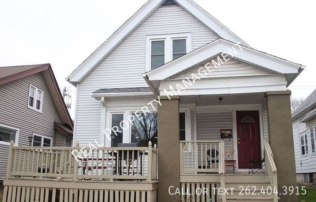 3015 N OAKLAND AVE