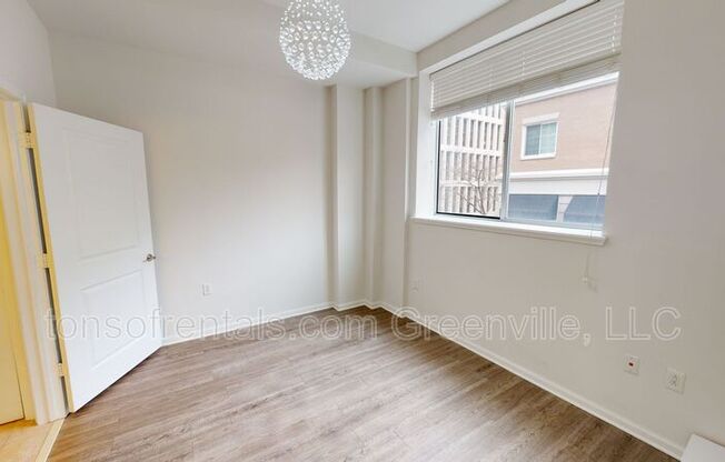100 E. Washington Street unit 76
