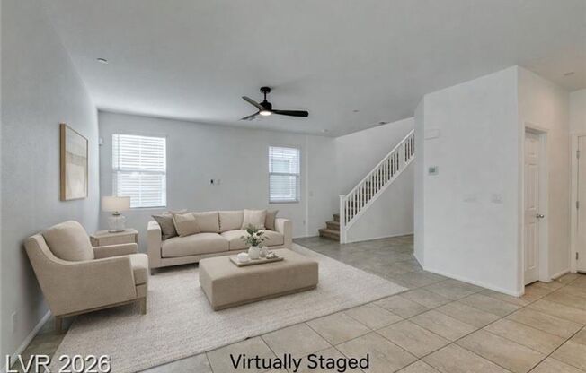 HENDERSON HOME WITH A BEDROOM & FULL BATHROOM DOWNSTAIRS!!