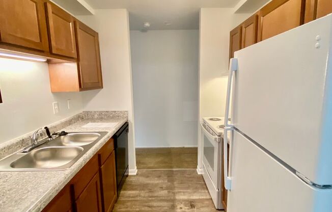 2 beds, 1 bath, 1,000 sqft, $1,295, Unit 106