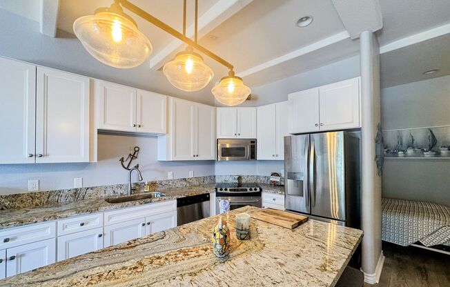 Beautiful Furnished 1 Bedroom, 1.5 Bath Condo with Harbor Views - Flexible Lease!