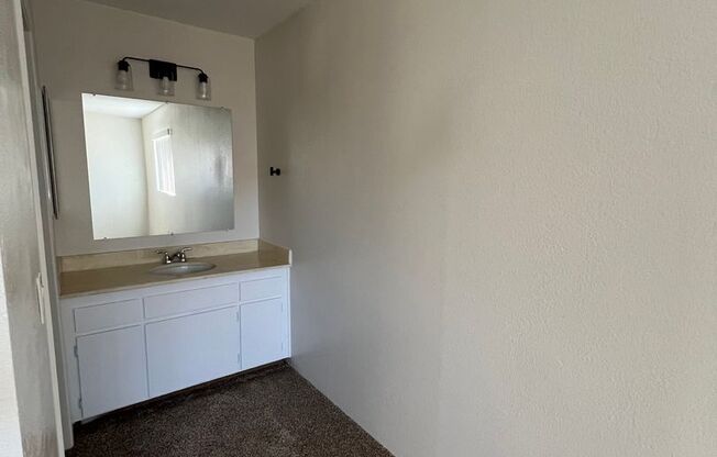 3 beds, 2.5 baths, 1,425 sqft, $2,900, Unit 8717 Central Way