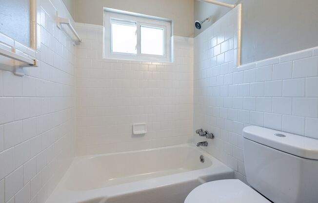 2 beds, 1 bath, 836 sqft, $1,340, Unit 1532-C