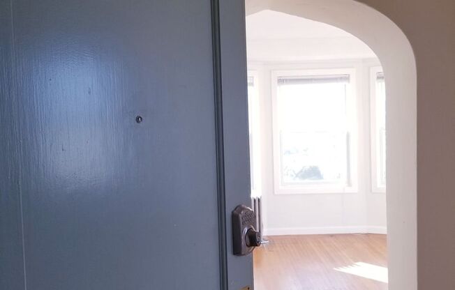 Studio, 1 bath, 450 sqft, $2,400, Unit 705