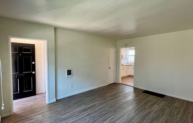 Charming 2 Bed/1 Bath Townhome style Apt in NorthPark