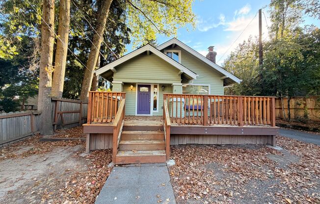 *1/2 MONTH FREE* Spacious 4-Bed/3.5 Bathrooms off street parking and central air! S. Portland