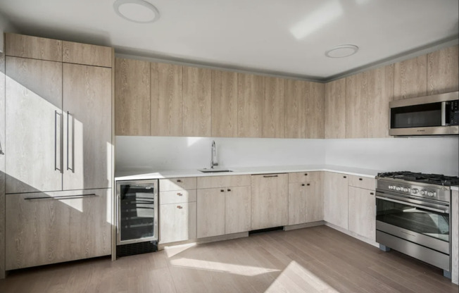 4 beds, 3 baths, $23,995, Unit 27F1
