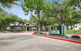 La Costa Apartments