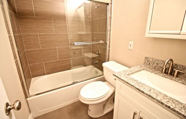 2 beds, 1 bath, 803 sqft, $1,395, Unit 4912-03