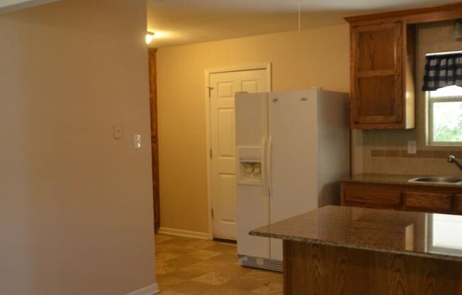 3 beds, 1 bath, $1,125