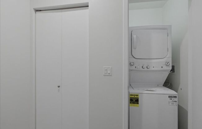2 beds, 2 baths, 890 sqft, $2,980, Unit 406