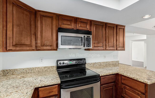 2 beds, 2 baths, 934 sqft, $1,649, Unit 117