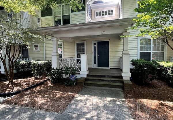 1120 W 1 ST