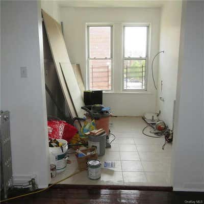 3 beds, 1 bath, 1,377 sqft, $3,106