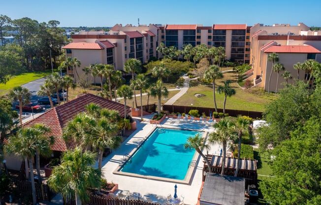 Beautifully Fully Furnished Annual 2BR/2BA Condo in Promenade West