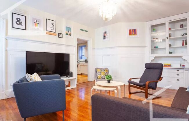 Charming 4 Bedroom-No Broker Fee