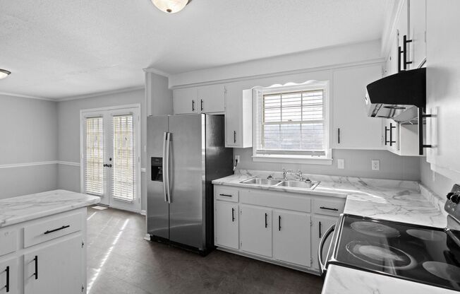 3 Bedroom Pet Friendly Home For Rent in St. B Area!