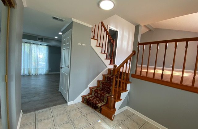 1403 N SAUK LN