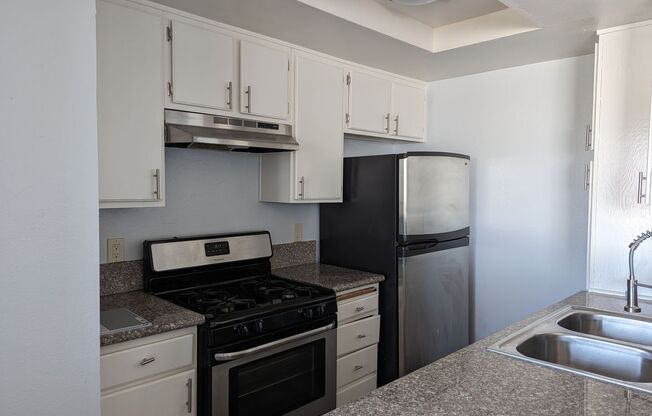 2 beds, 2 baths, $2,554, Unit 301