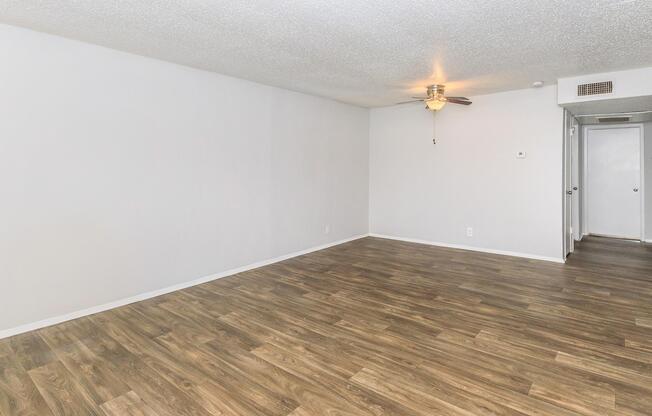 Studio, 1 bath, 460 sqft, $820