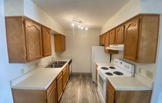 2 beds, 2 baths, 993 sqft, $1,111, Unit 1523-04