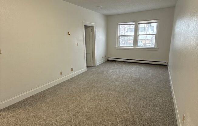 1 bed, 1 bath, $600, Unit 207