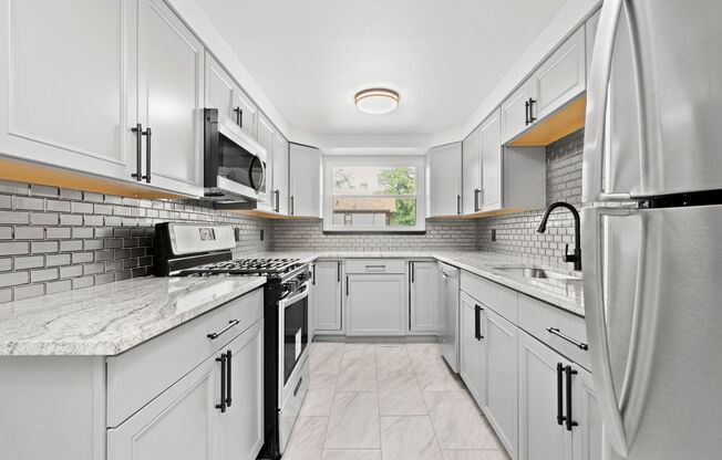 Stunning 5 bedroom home in Mt. Washington available June 1!