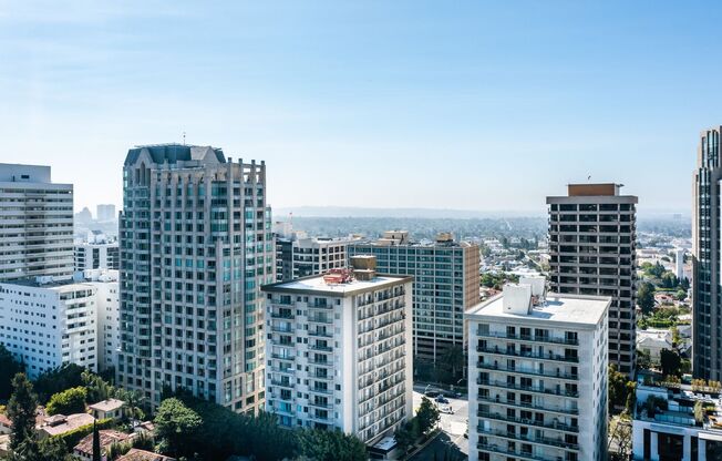 1 bed, 2 baths, $2,695