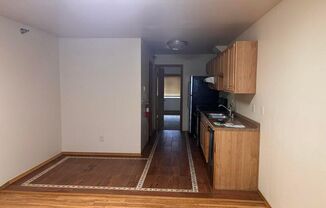 1 bed, 1 bath, 700 sqft, $1,150, Unit Unit 12