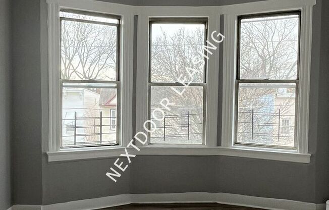 96 Stevens Ave Apt 3L