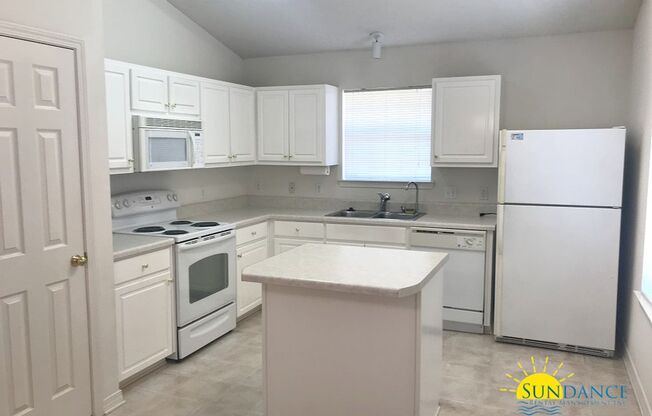 3 beds, 2 baths, $2,300