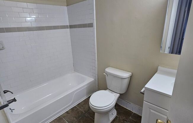 1 bed, 1 bath, 725 sqft, $1,275, Unit H06