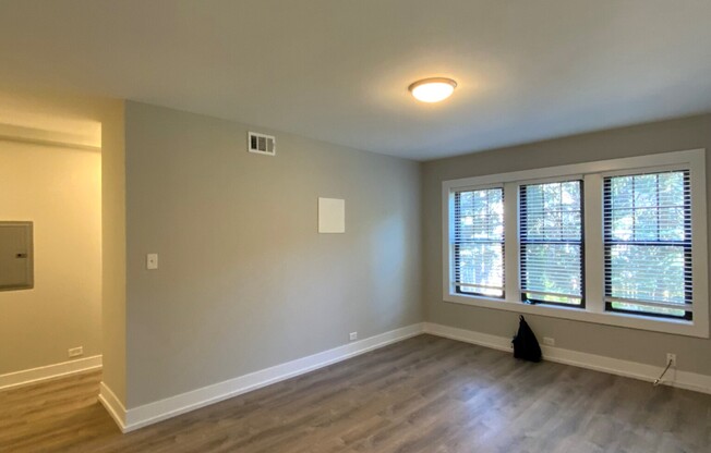 1128 Maple Ave