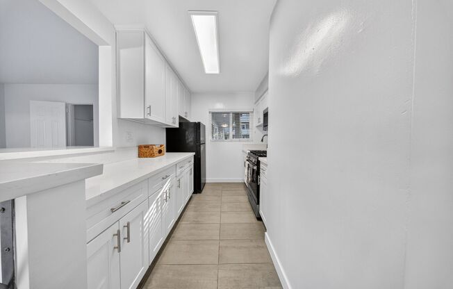 2 beds, 2 baths, $2,800, Unit 017#201