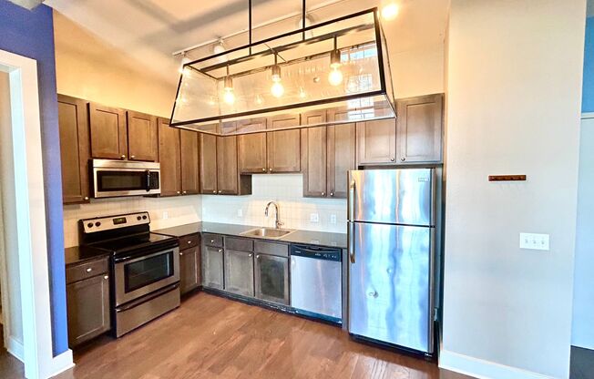 2 Bedroom Condo In A Very Desirable Gated Community Near LSU!