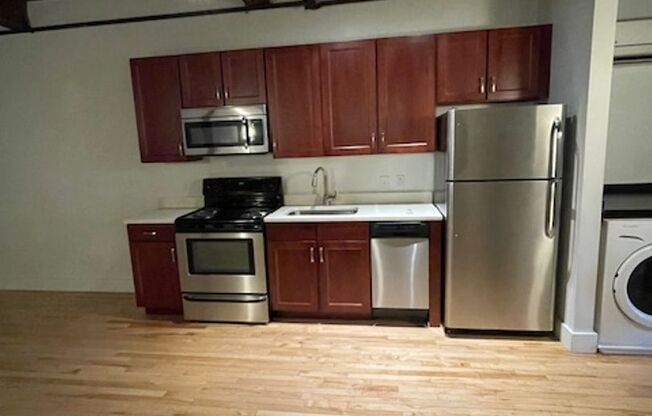 1 bed, 1 bath, 465 sqft, $1,250, Unit Apt 231